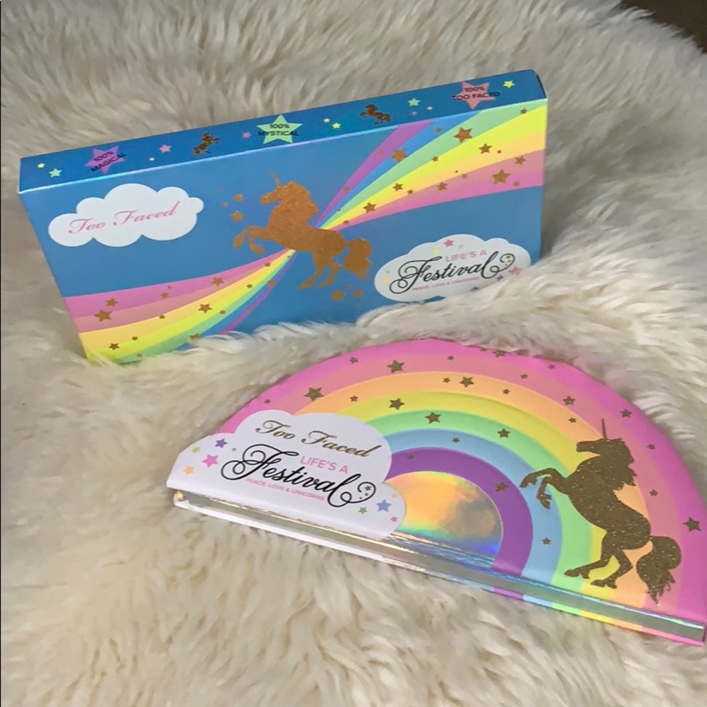 🦄Too faced life’s a festival eyeshadow palette🦄 plus gift